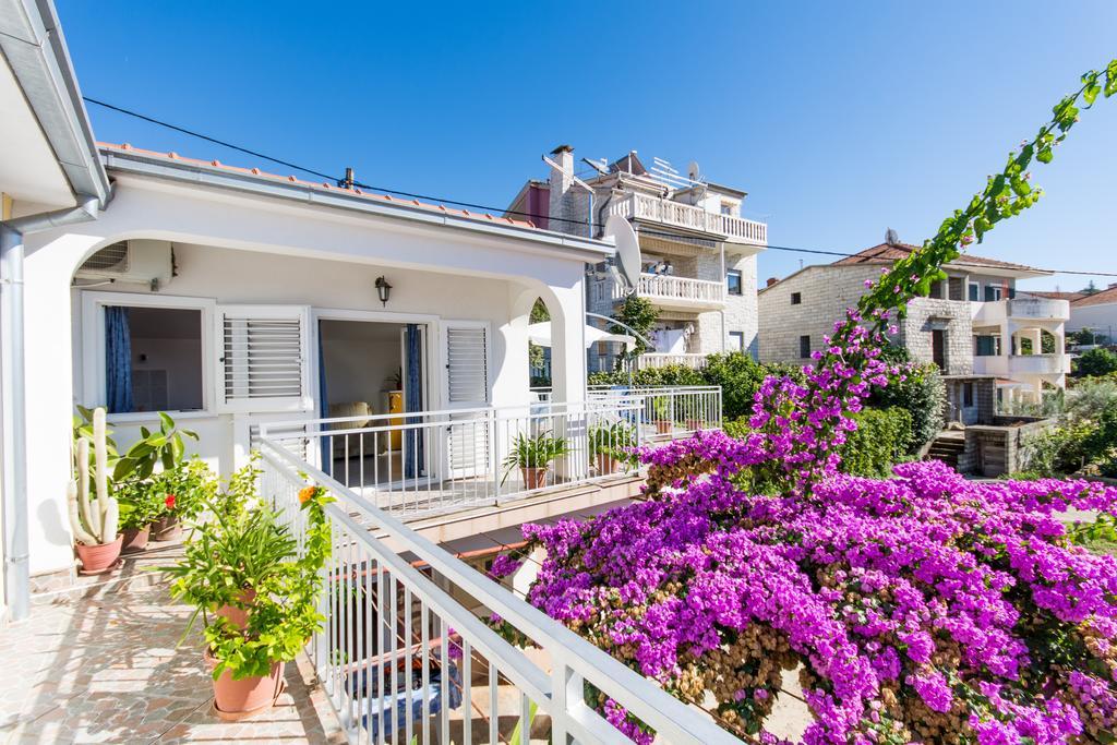 Apartments Vaska トロギール エクステリア 写真