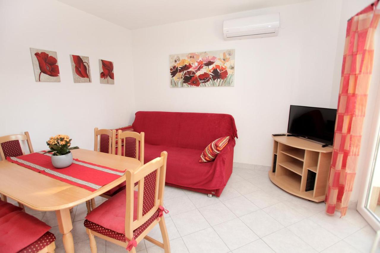 Apartments Vaska トロギール エクステリア 写真