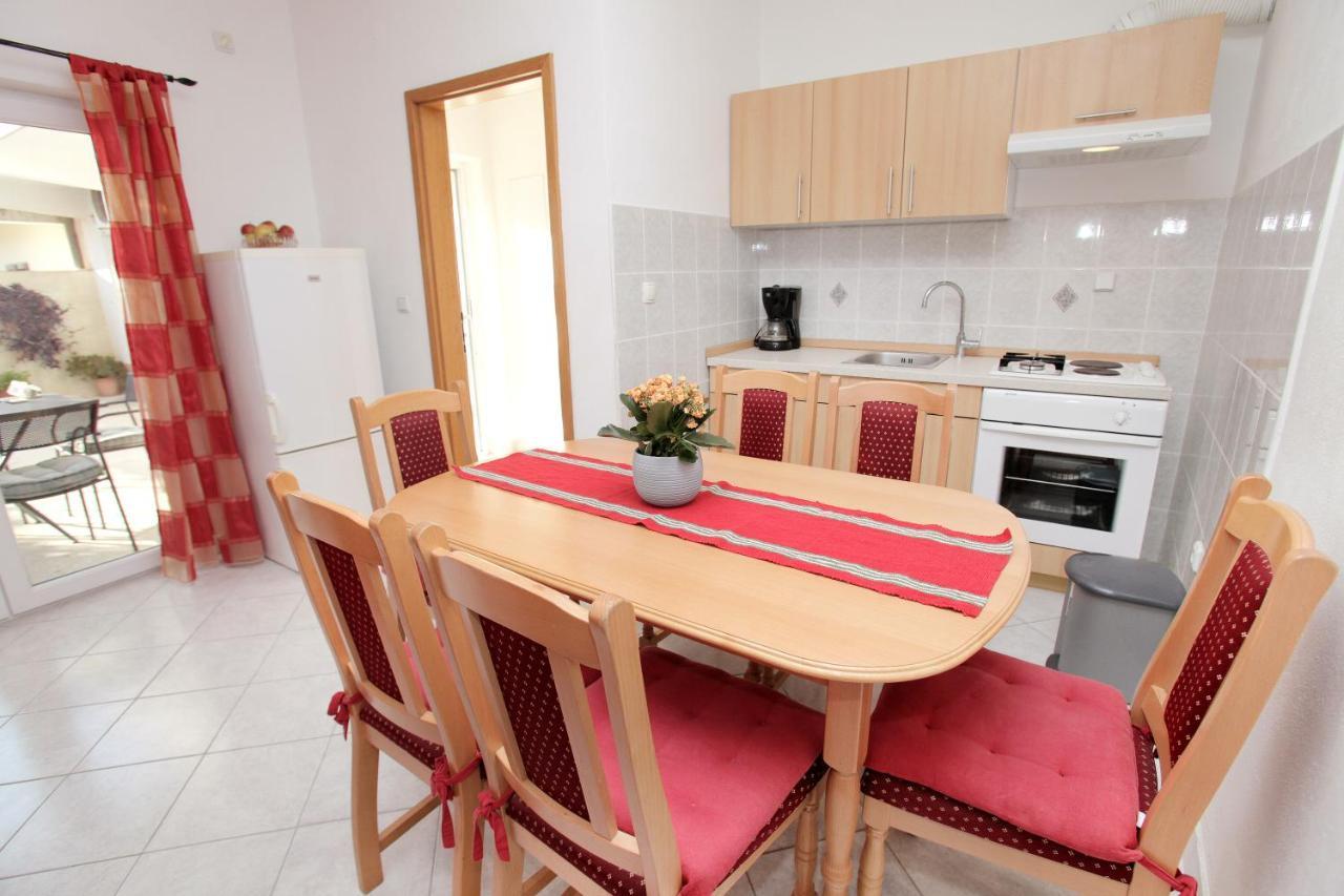 Apartments Vaska トロギール エクステリア 写真